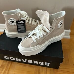 SOLD👟👟Converse
Chuck Taylor All Star Cruise - High top sneakers